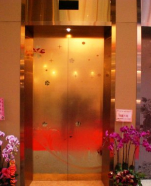 Elevator Doors: Taiwan Expo 2010